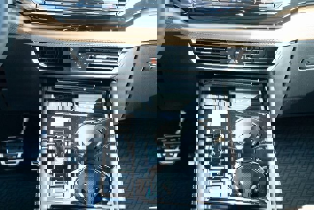 New 2026 Volkswagen Atlas Cross Sport SEL R-Line image 33