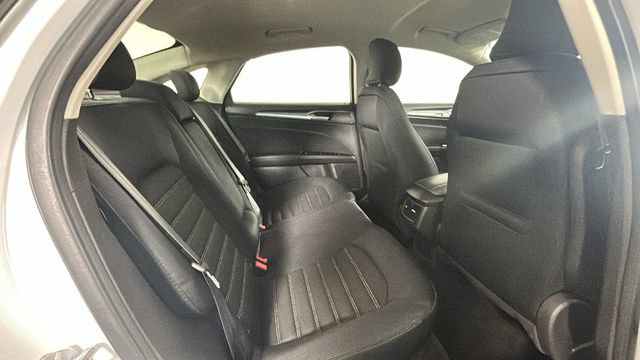 Used 2015 Ford Fusion SE FWD image 26