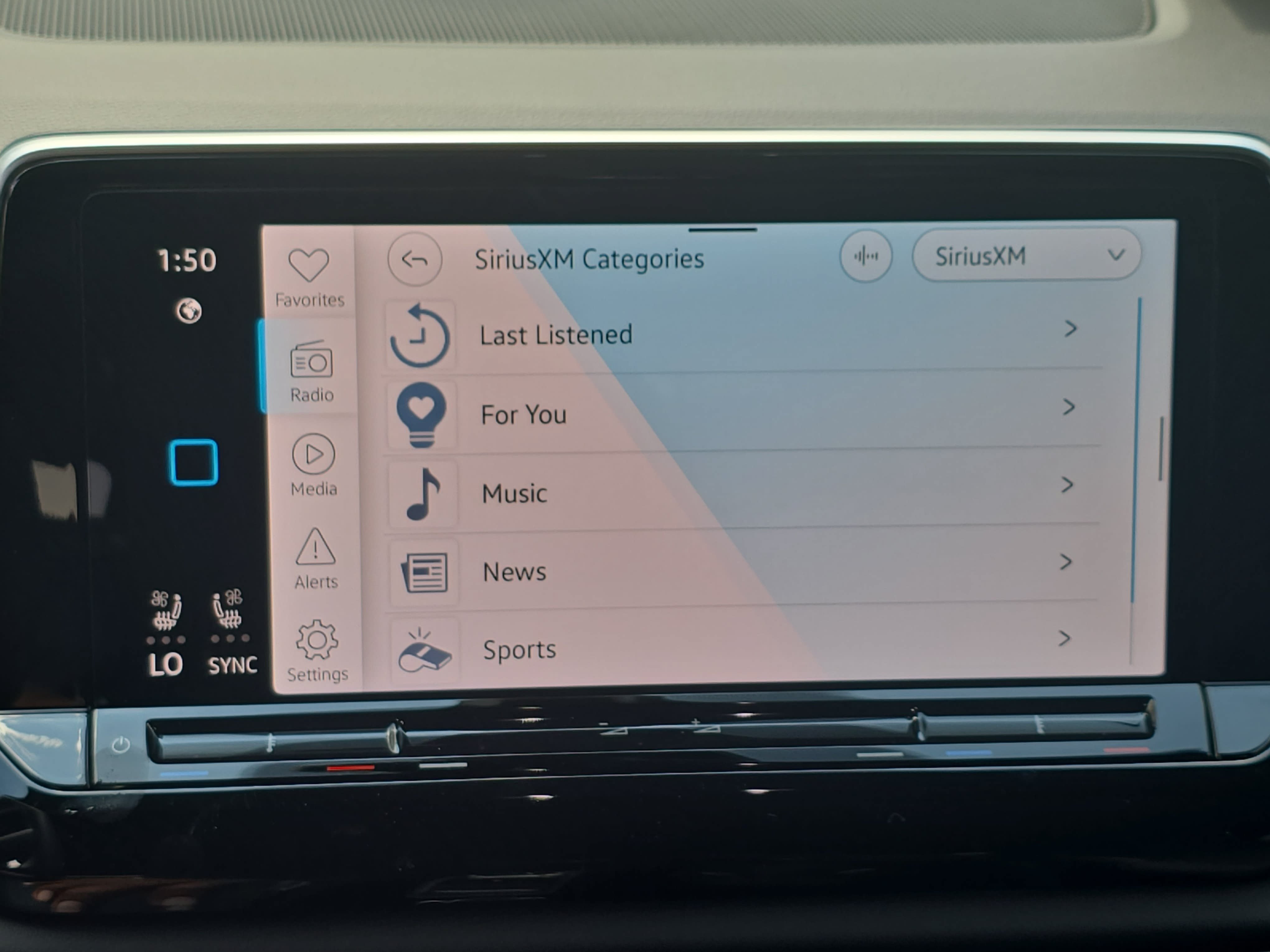 New 2026 Volkswagen Atlas Cross Sport SE FWD image 21