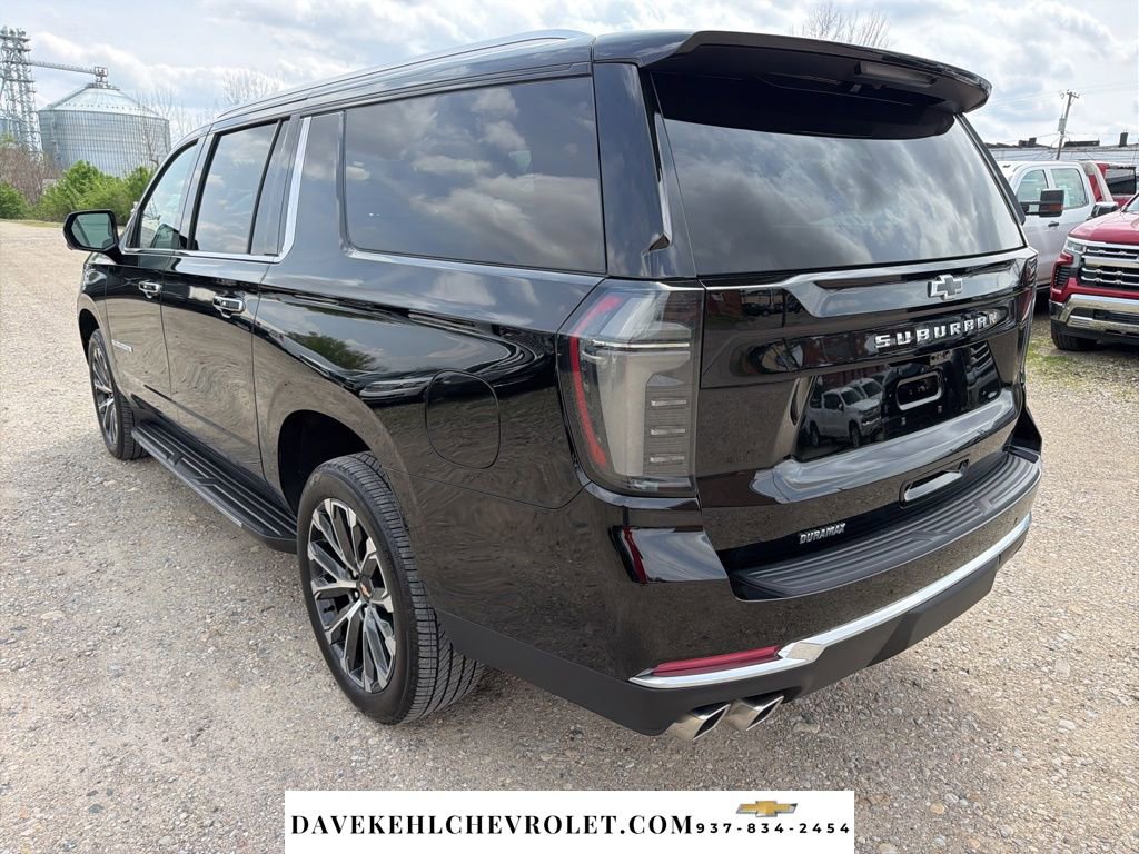 Used 2025 Chevrolet Suburban High Country w/ Sun And Tow Package AWD/4WD image 3