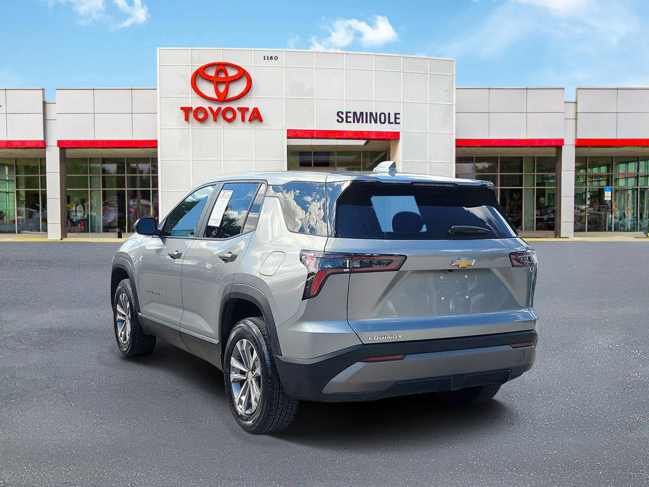 Used 2025 Chevrolet Equinox LT FWD image 4