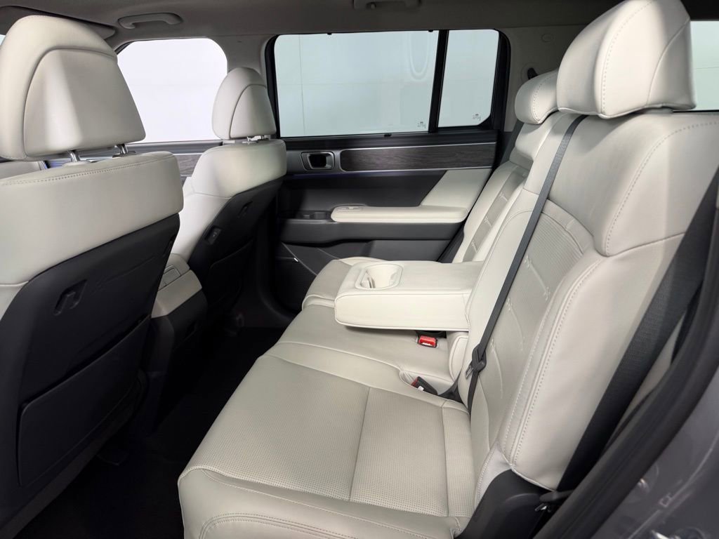 Used 2024 Hyundai Santa Fe Limited image 27