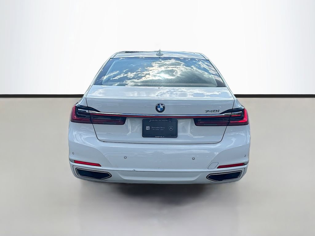 Used 2022 BMW 740i w/ Premium Package RWD image 4