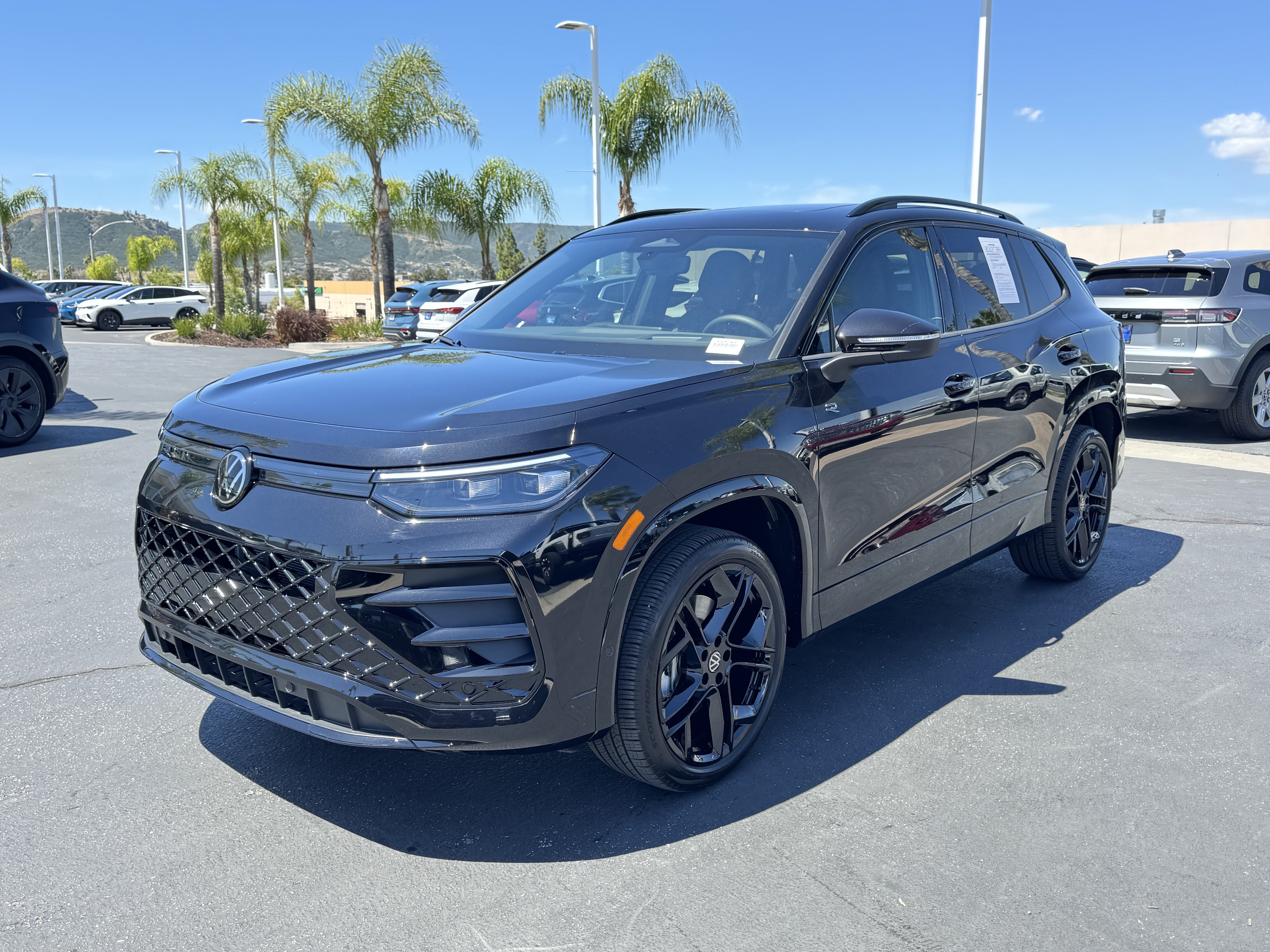 Used 2026 Volkswagen Tiguan SE R-Line AWD/4WD image 5