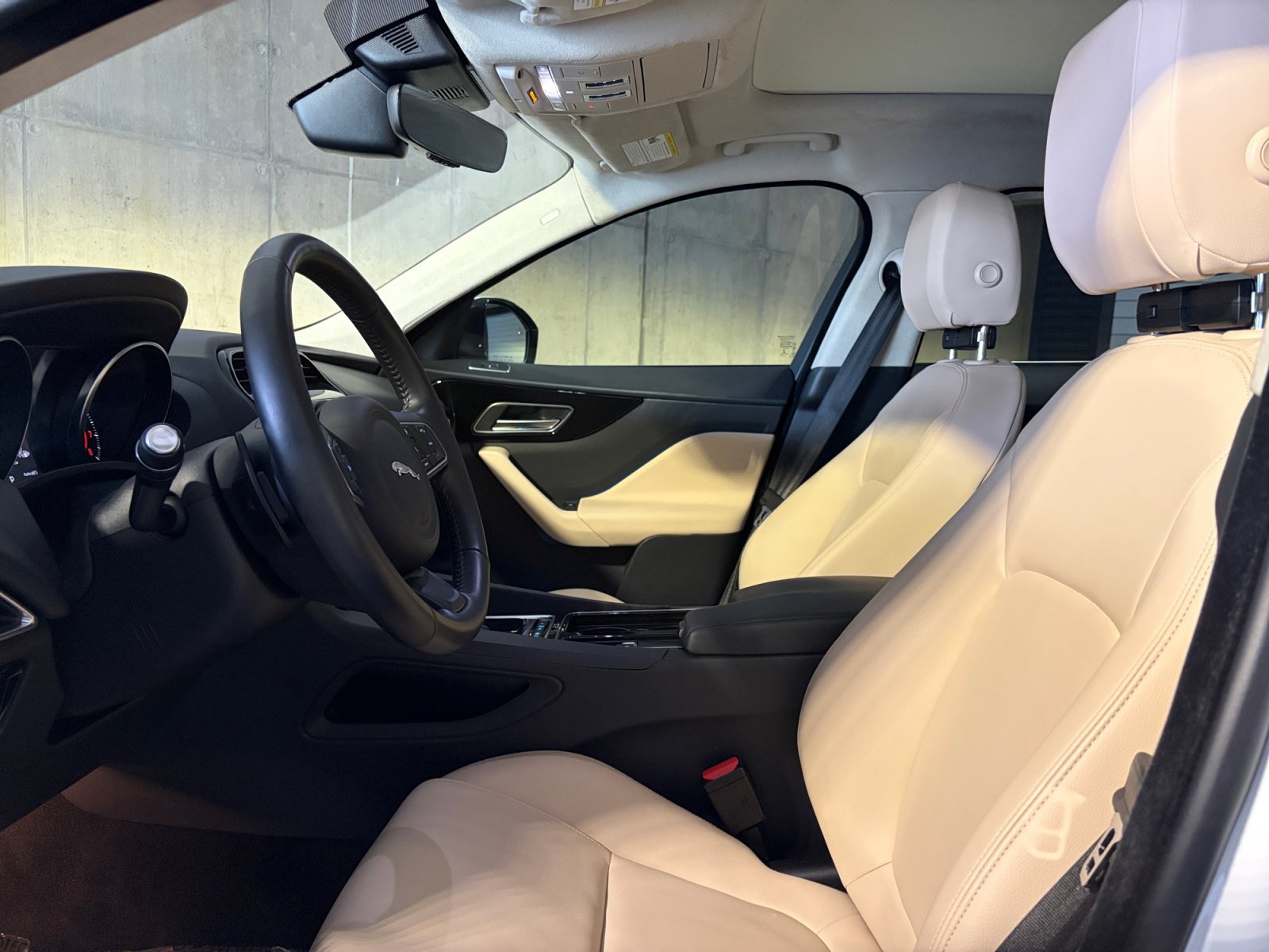 Used 2020 Jaguar F-PACE Premium AWD/4WD image 4