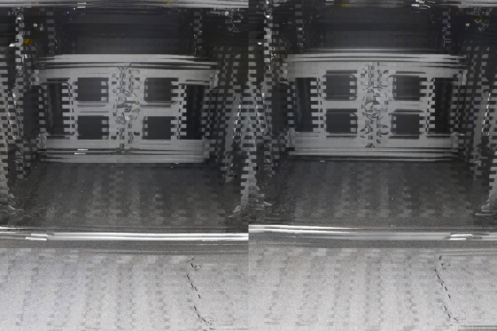 Used 2025 RAM 1500 Laramie w/ Night Edition image 12