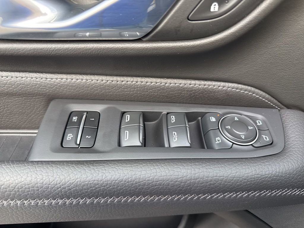 Used 2024 GMC Yukon XL Denali image 29