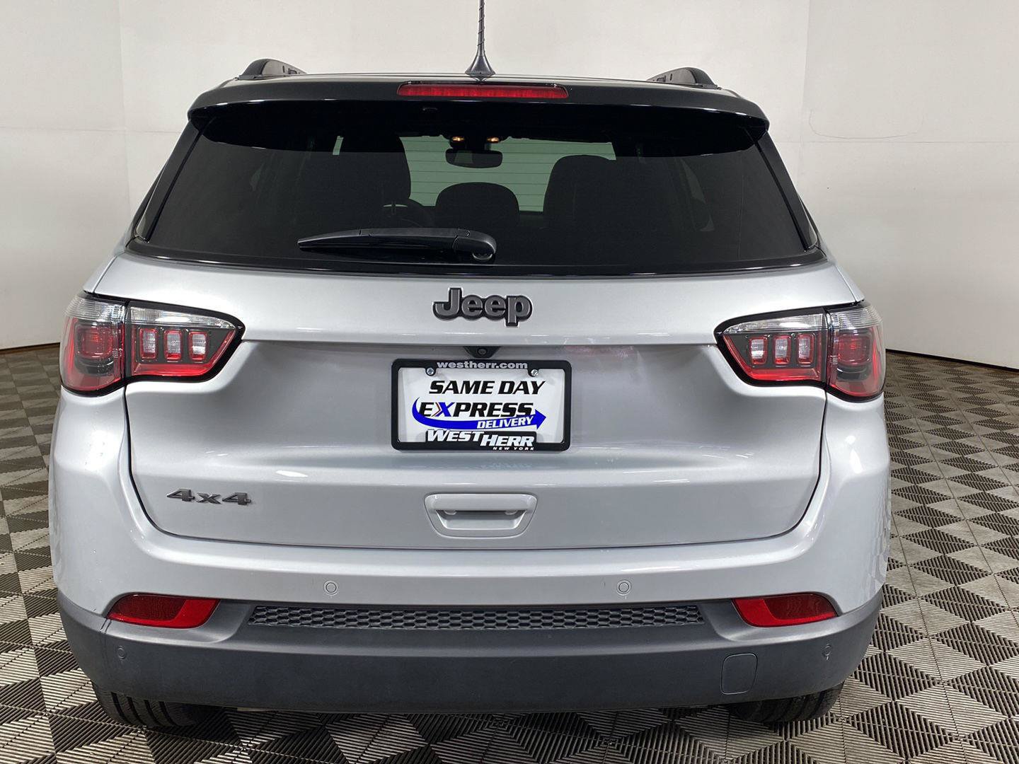 Used 2026 Jeep Compass Limited AWD/4WD image 3