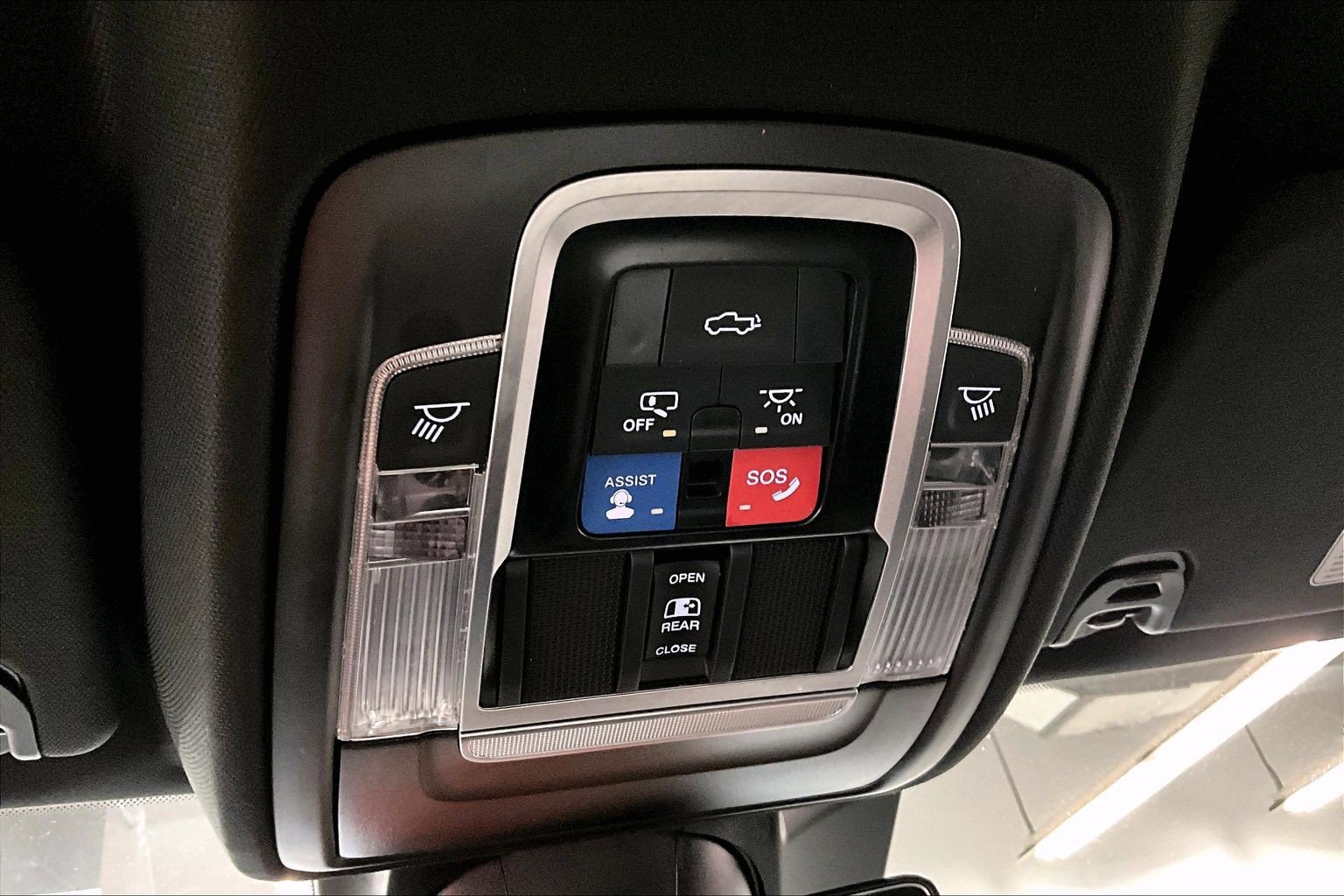 Used 2023 RAM 1500 Laramie AWD/4WD image 32