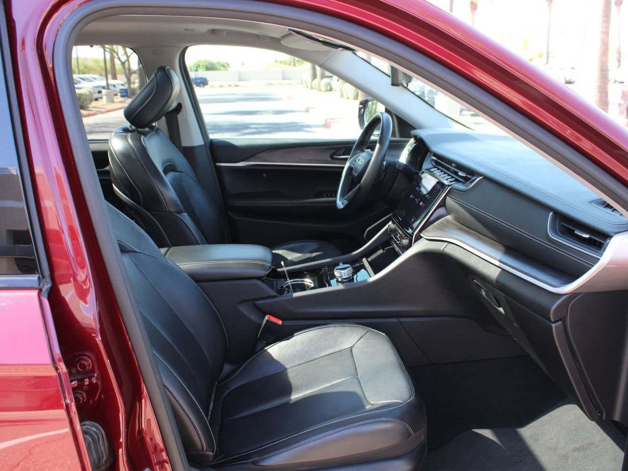 Used 2022 Jeep Grand Cherokee L Limited w/ Luxury Tech Group II AWD/4WD image 14