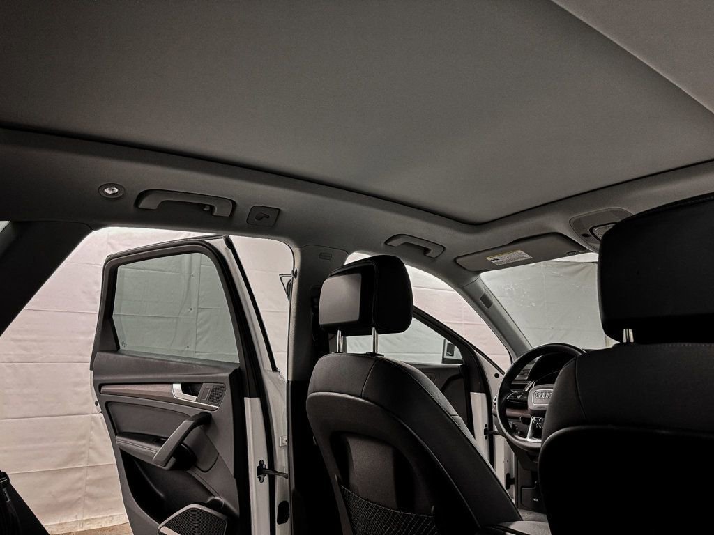 Used 2023 Audi Q5 Premium image 13