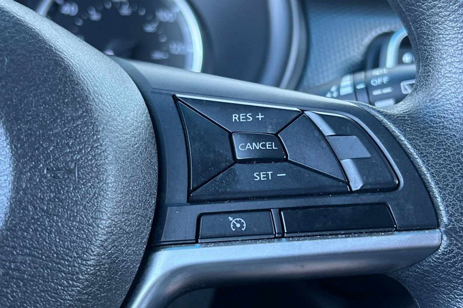 Used 2020 Nissan Kicks S FWD image 34
