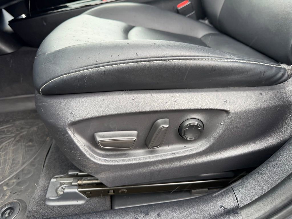 Used 2020 Toyota Prius Prime Limited FWD image 13