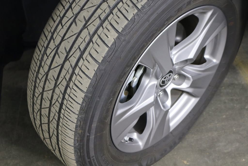 Used 2024 Toyota RAV4 LE AWD/4WD image 35