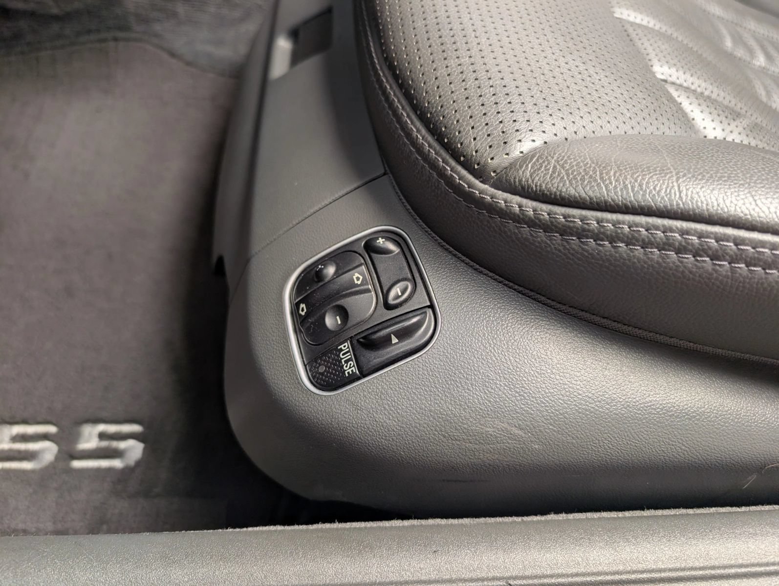 Used 2004 Mercedes-Benz SL 55 AMG image 20