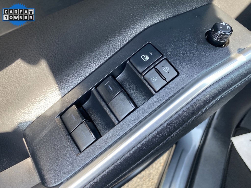 Used 2020 Toyota Highlander LE image 28