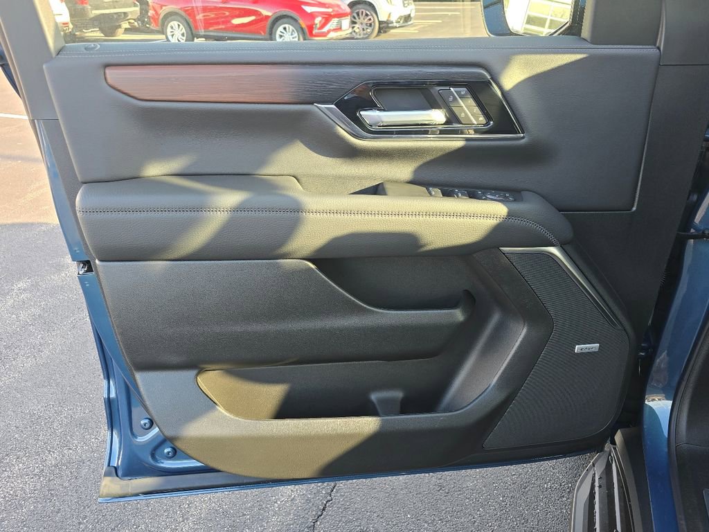 New 2026 GMC Yukon XL Denali w/ Advanced Technology Package image 12