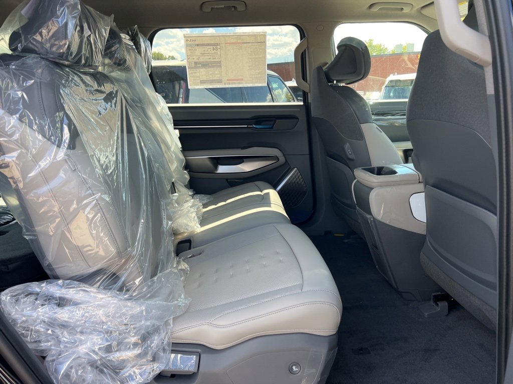 New 2026 Kia EV9 Wind image 13