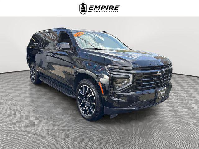 Used 2025 Chevrolet Suburban RST w/ Comfort Package AWD/4WD image 1