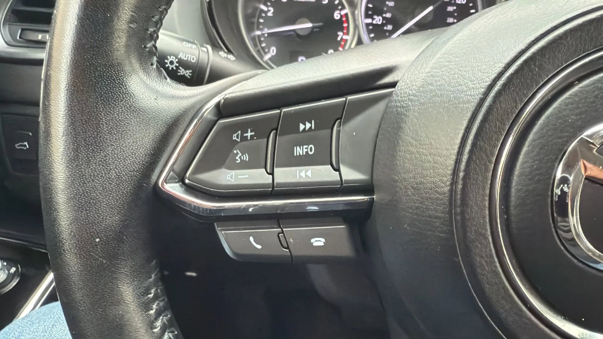 Used 2019 MAZDA CX-9 Touring image 12