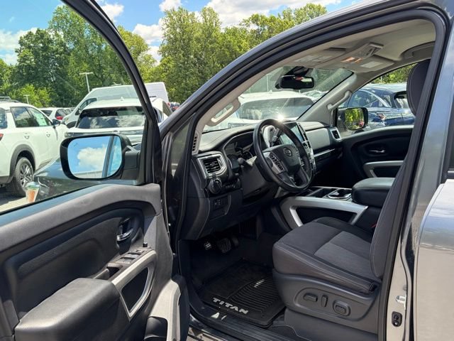 Used 2021 Nissan Titan SV w/ SV Convenience Package AWD/4WD image 14