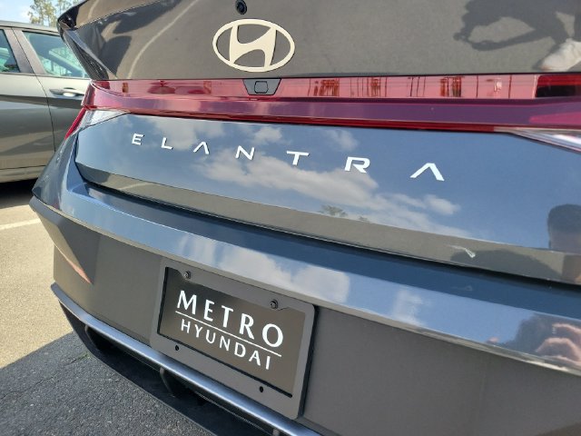 New 2026 Hyundai Elantra Sport FWD image 24
