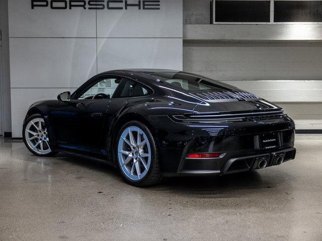 Used 2025 Porsche 911 Carrera GTS image 3
