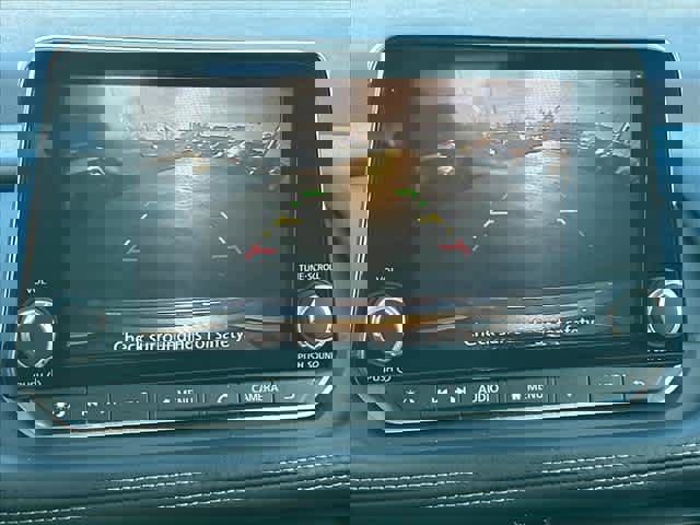 Used 2022 Nissan Rogue SV image 22