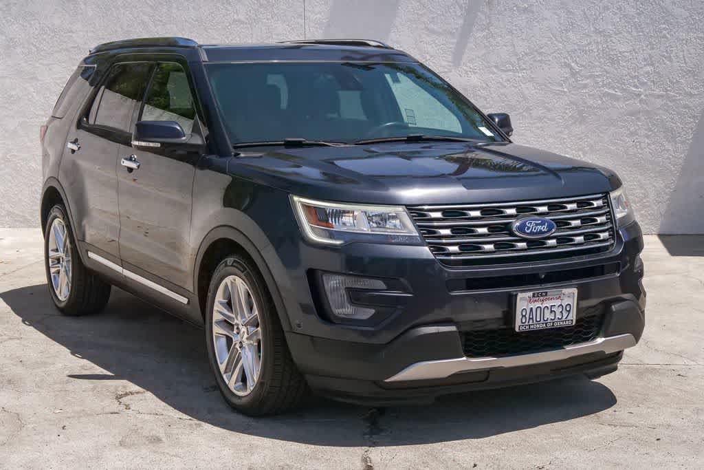 Used 2017 Ford Explorer Limited w/ Equipment Group 301A FWD image 3