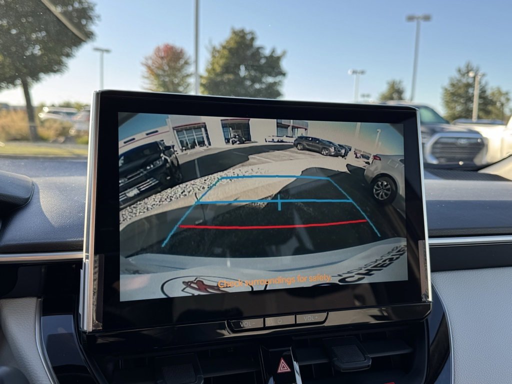 Used 2026 Toyota Corolla SE image 3