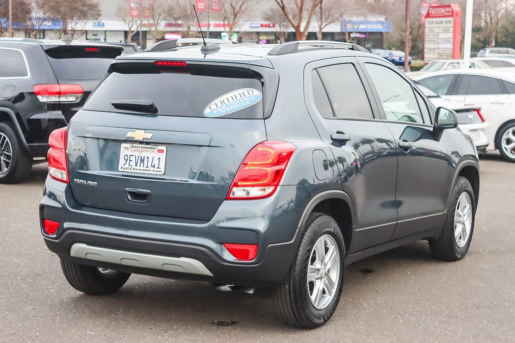 Used 2022 Chevrolet Trax LT w/ LT Convenience Package image 4