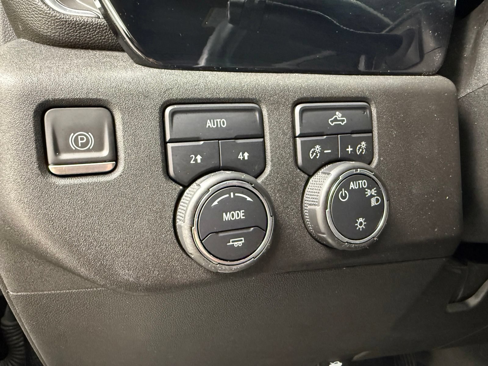 Used 2023 Chevrolet Silverado 1500 LT AWD/4WD image 15
