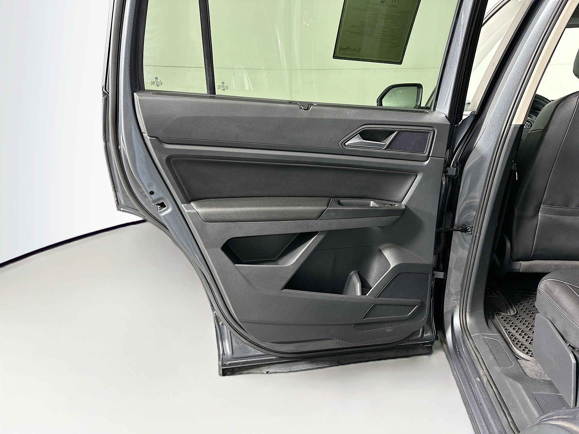 Used 2018 Volkswagen Atlas SE AWD/4WD image 26