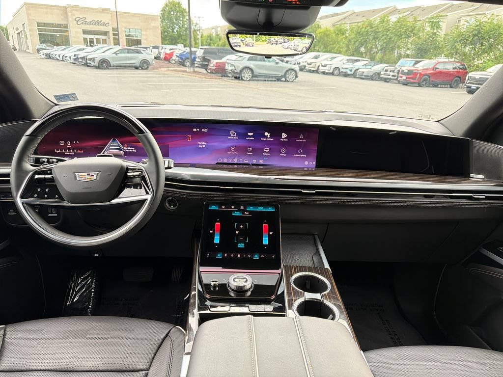 Certified 2025 Cadillac Escalade Premium Luxury AWD/4WD image 13