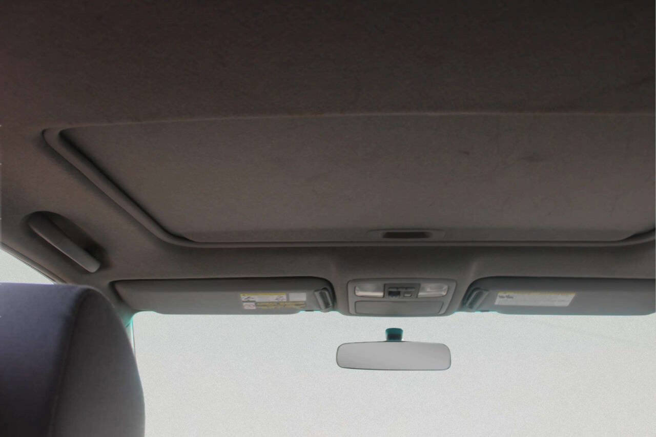 Used 2004 Toyota Highlander 4WD V6 image 6