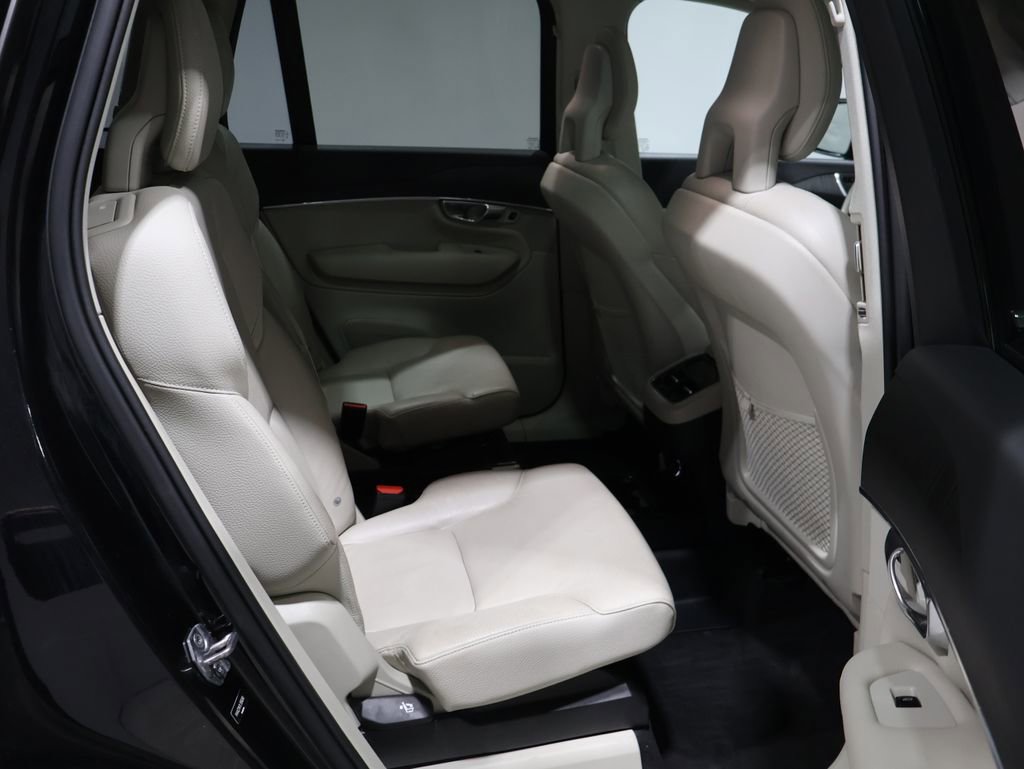 Used 2020 Volvo XC90 T6 Momentum image 22