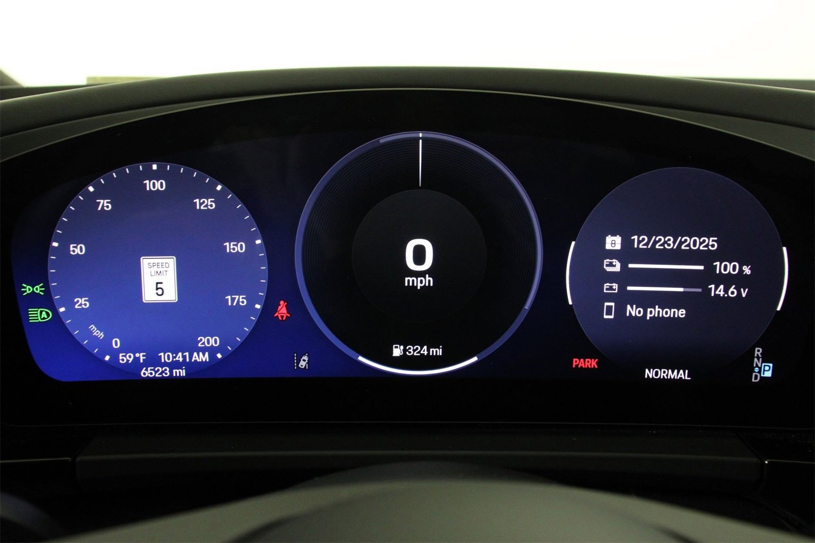 Used 2025 Porsche Macan Electric image 16