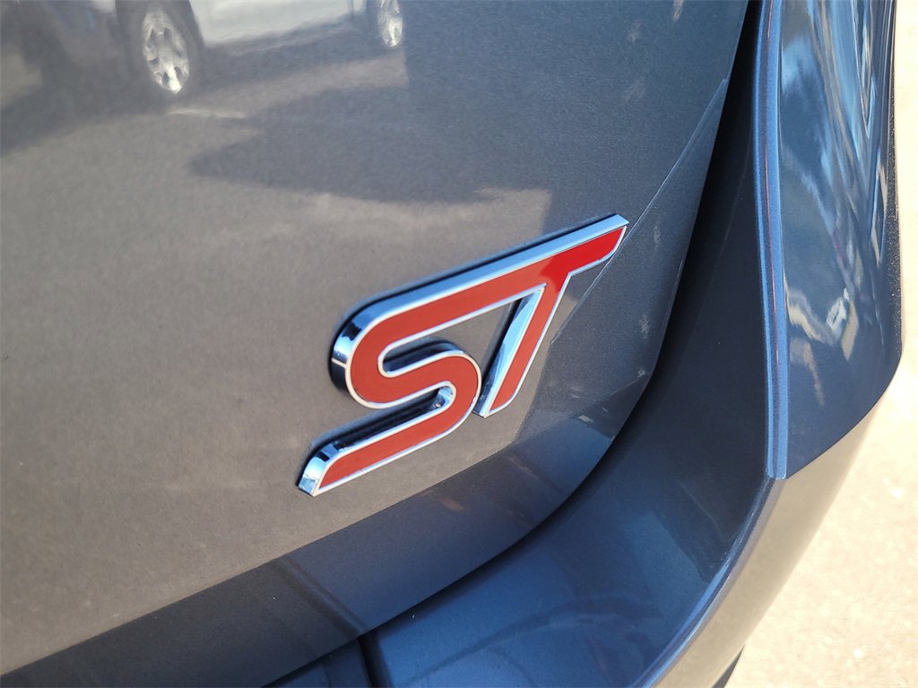 Certified 2022 Ford Explorer ST w/ ST Street Pack image 6