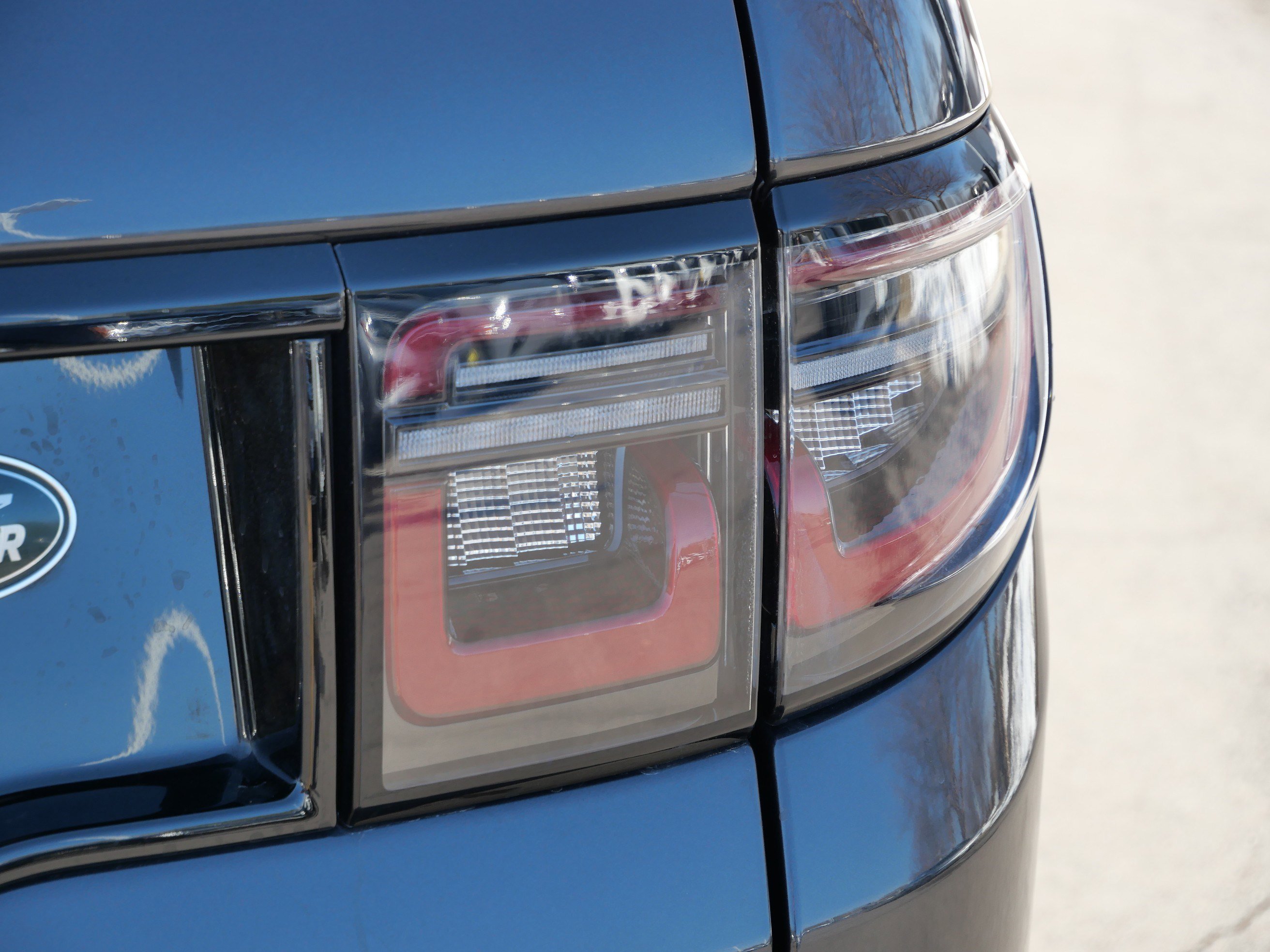 Used 2020 Land Rover Discovery Sport HSE R-Dynamic image 17