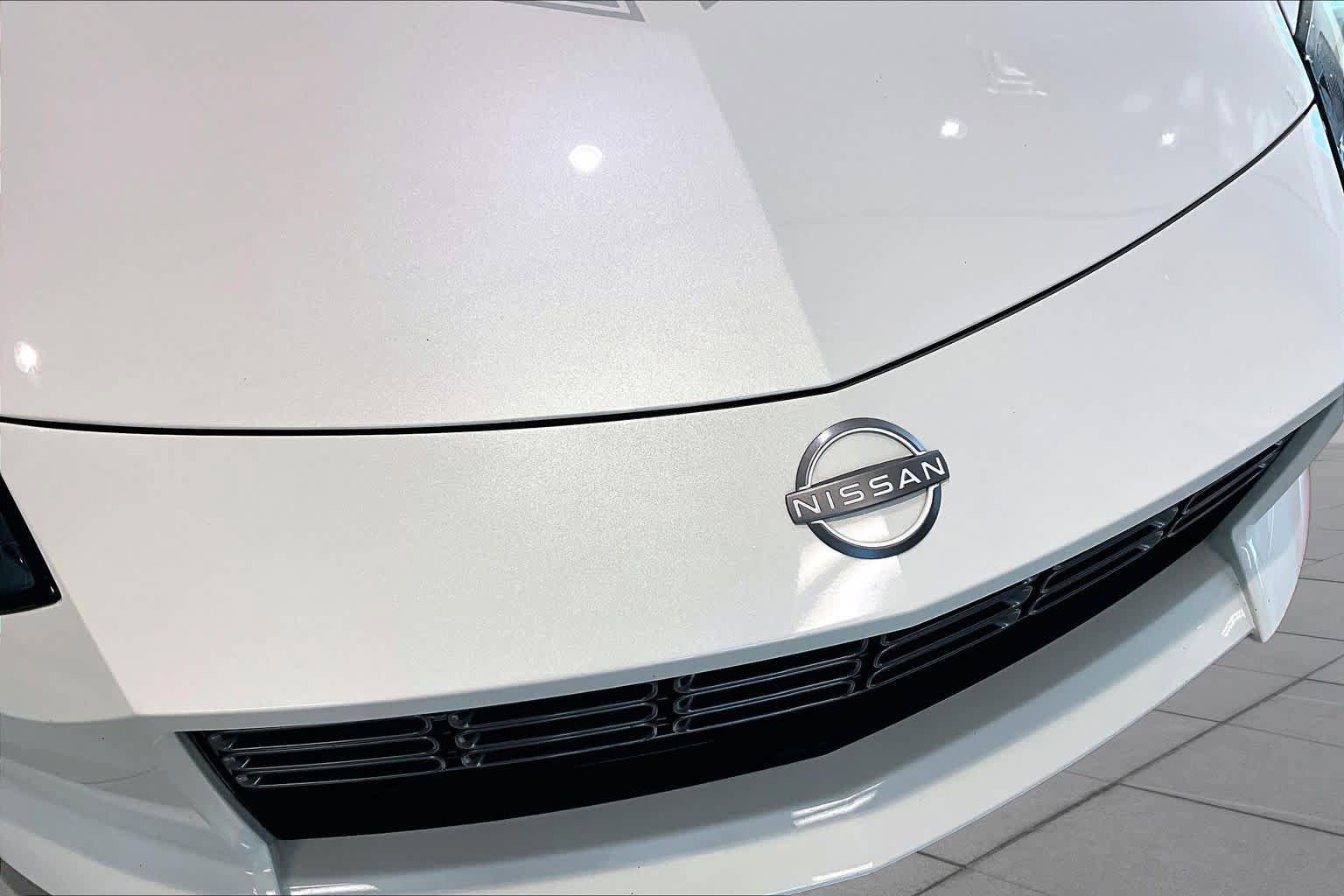 Certified 2025 Nissan Z Performance w/ Floor Mat Package RWD image 26