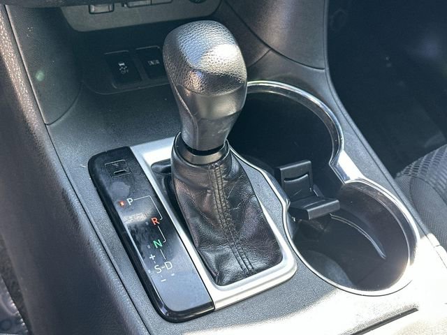 Used 2019 Toyota Highlander LE w/ Carpet Mat Package (TMS) image 14