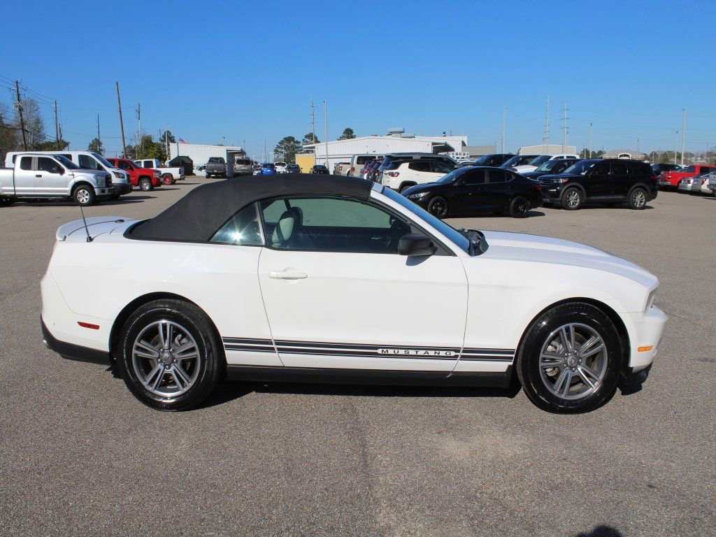 Used 2012 Ford Mustang Premium image 9