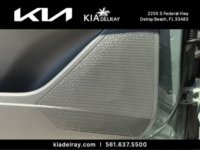 Used 2023 Kia Niro EX Touring FWD image 17