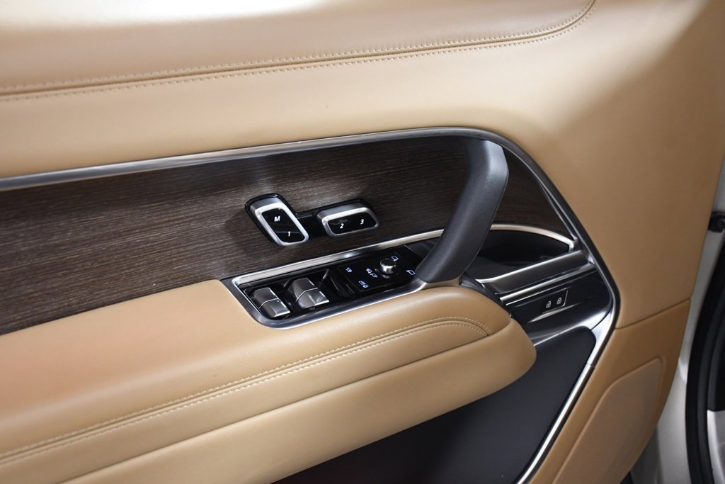 Used 2023 Land Rover Range Rover Long Wheelbase SE image 15