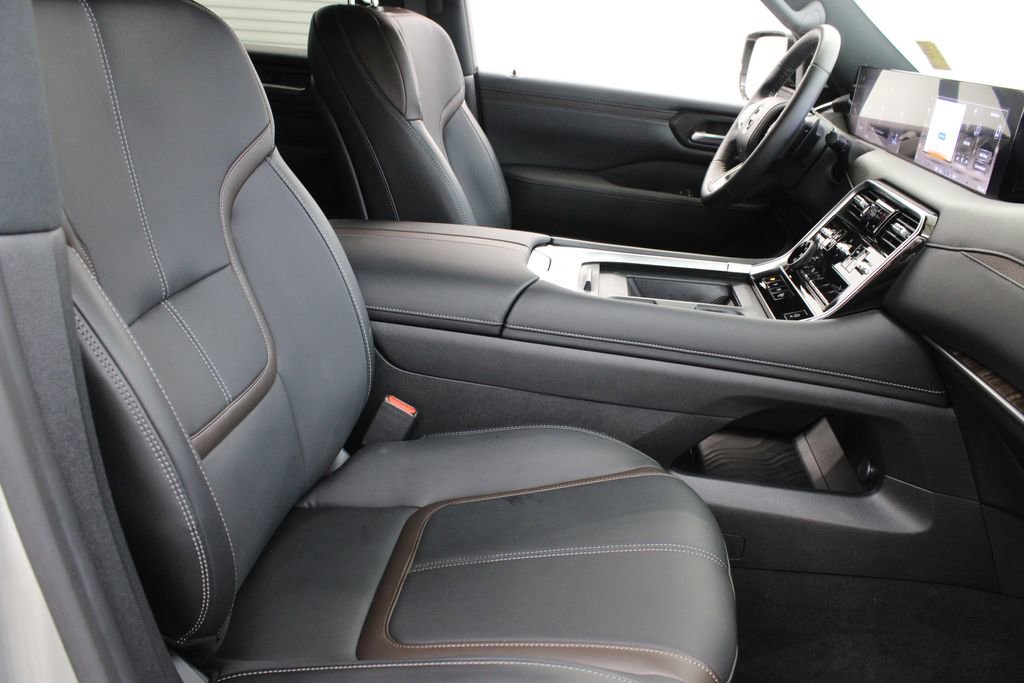 Used 2025 Nissan Armada SL w/ Captain's Chari Seat Package RWD image 25