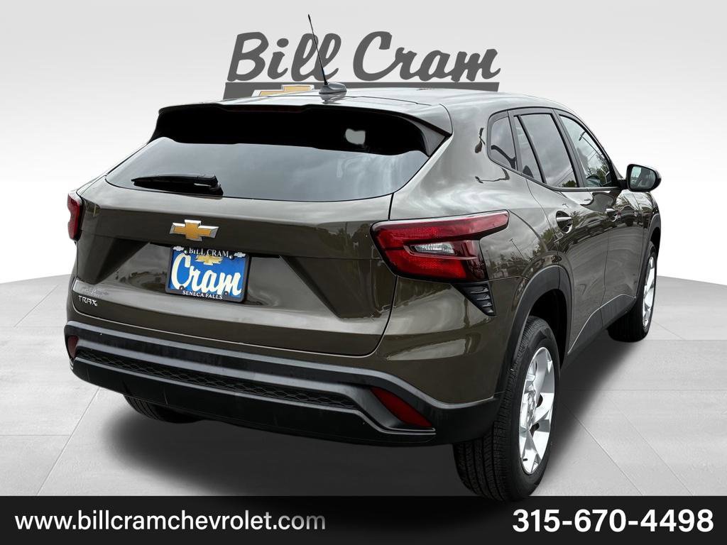 Used 2024 Chevrolet Trax LS w/ LS Convenience Package FWD image 30