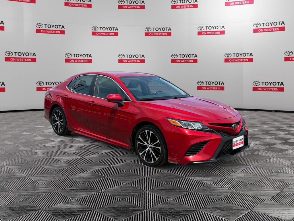 Used 2019 Toyota Camry SE FWD image 3