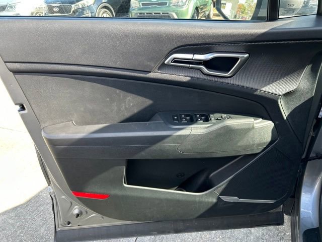 Used 2025 Kia Sportage LX image 13