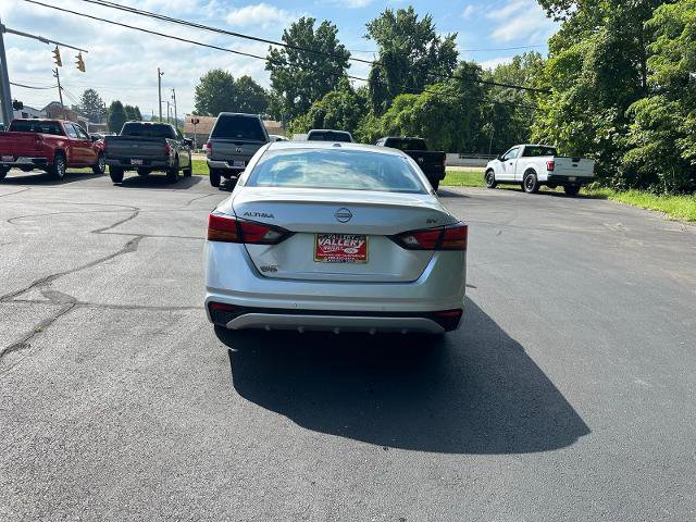 Used 2024 Nissan Altima 2.5 SV image 3