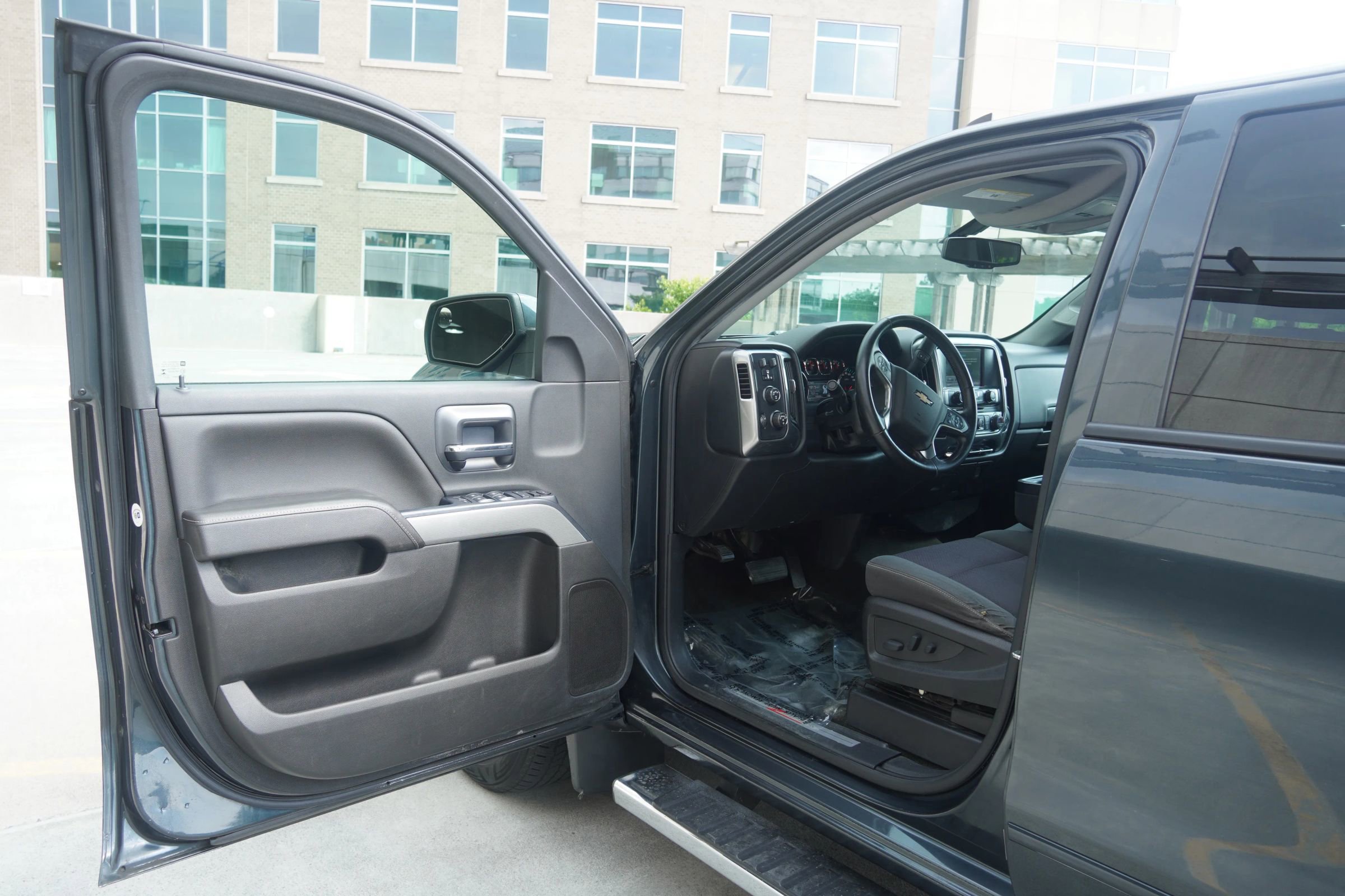 Used 2017 Chevrolet Silverado 1500 LT w/ All Star Edition AWD/4WD image 39